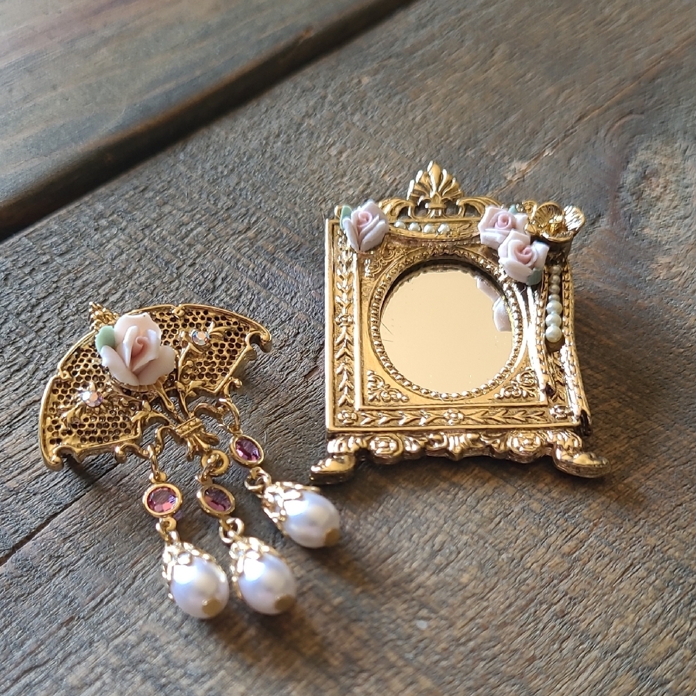 Elegant Gold and Pearl Brooch Set